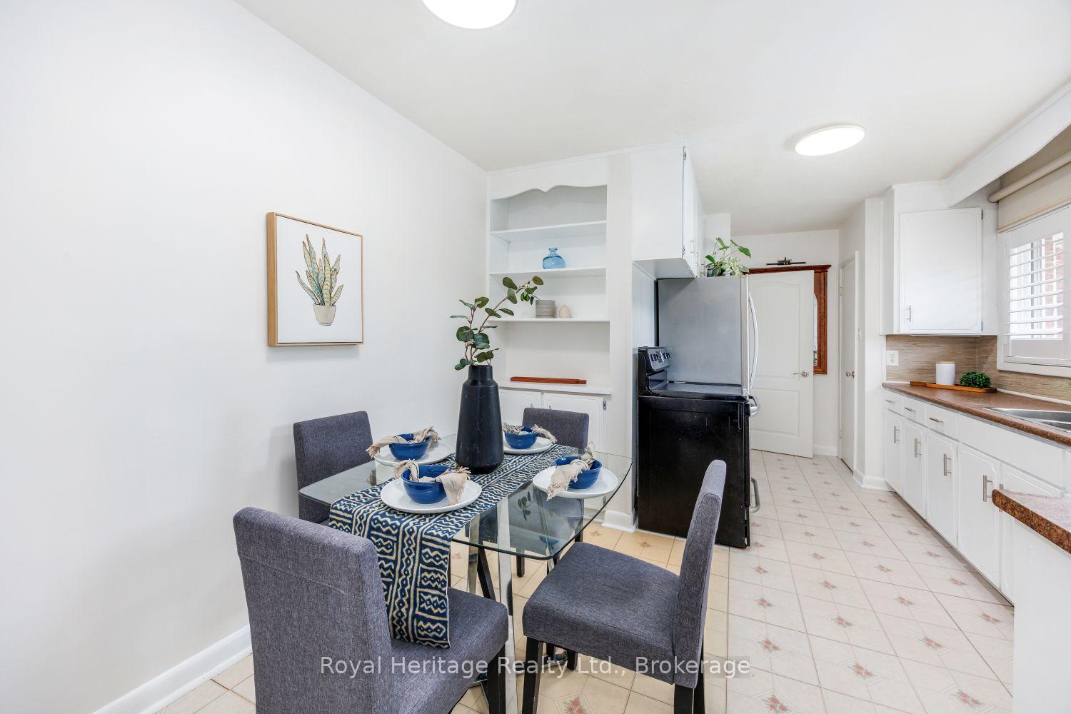 Photo 5 of 461 Gibbons Street, Oshawa, McLaughlin — HOMEH