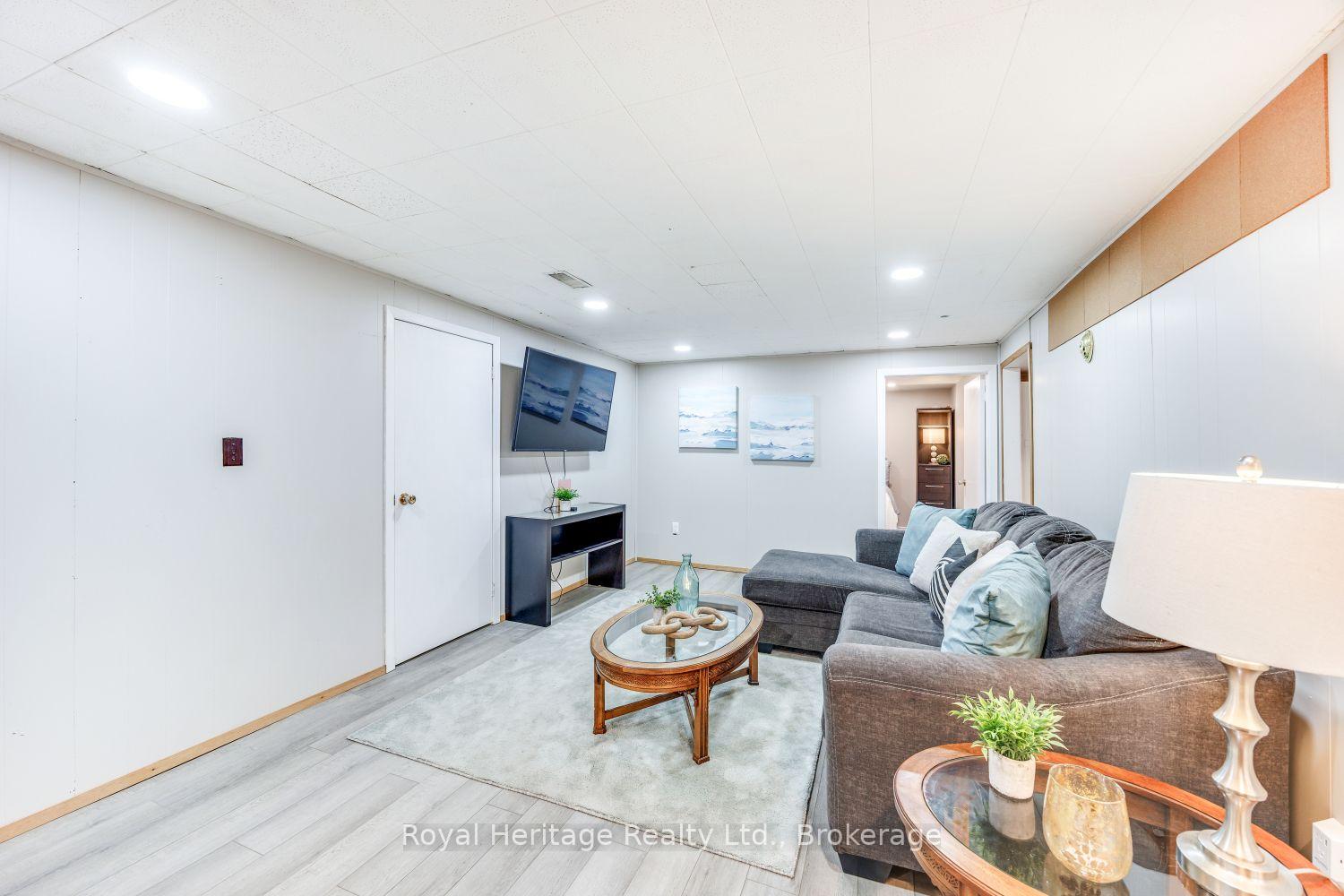Photo 17 of 461 Gibbons Street, Oshawa, McLaughlin — HOMEH