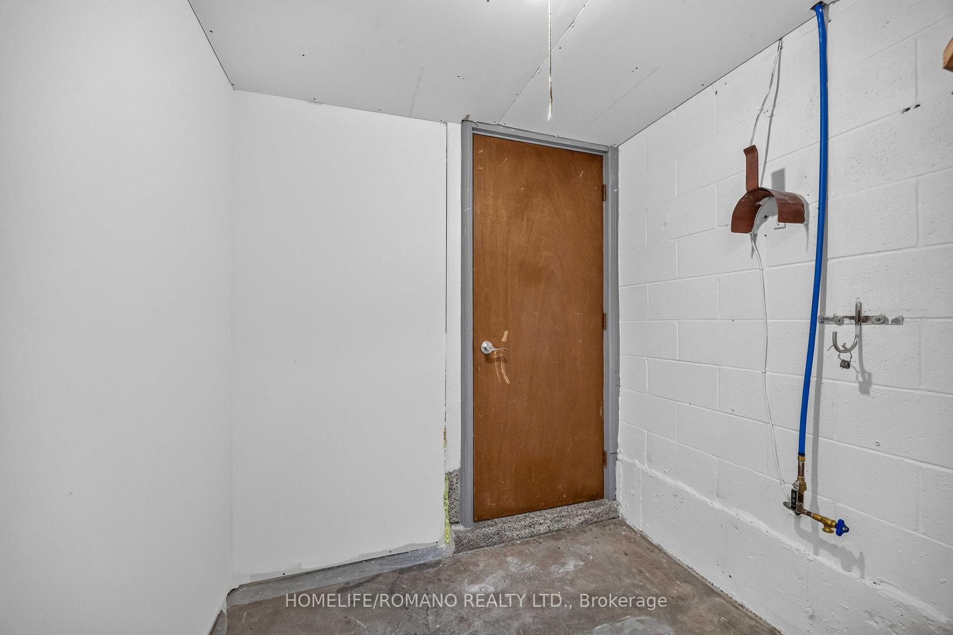 Photo 6 of Unit Bsmt, 61 Gas Light Crescent, Vaughan, East Woodbridge — HOMEH