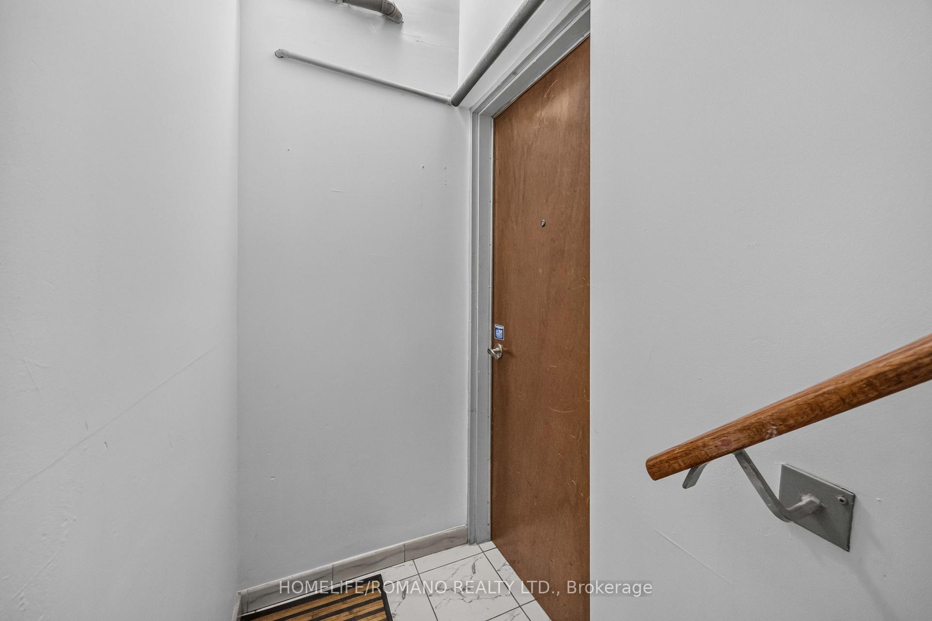 Photo 7 of Unit Bsmt, 61 Gas Light Crescent, Vaughan, East Woodbridge — HOMEH
