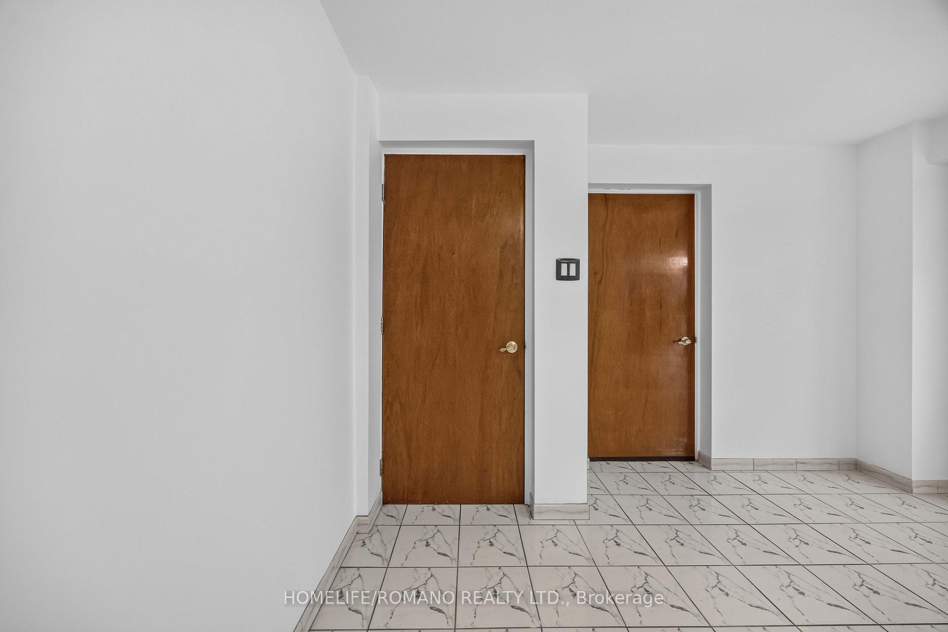 Photo 8 of Unit Bsmt, 61 Gas Light Crescent, Vaughan, East Woodbridge — HOMEH