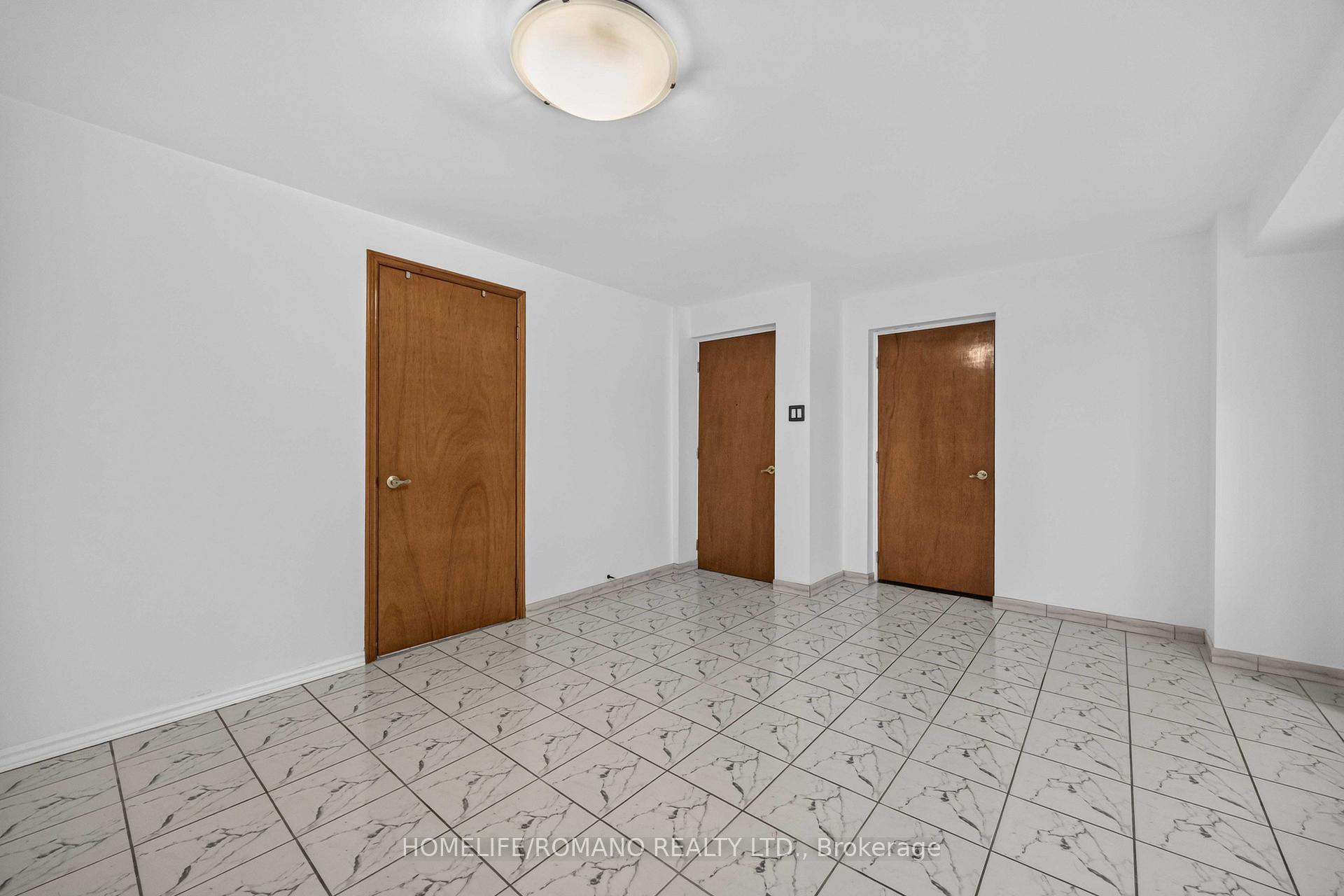 Photo 9 of Unit Bsmt, 61 Gas Light Crescent, Vaughan, East Woodbridge — HOMEH