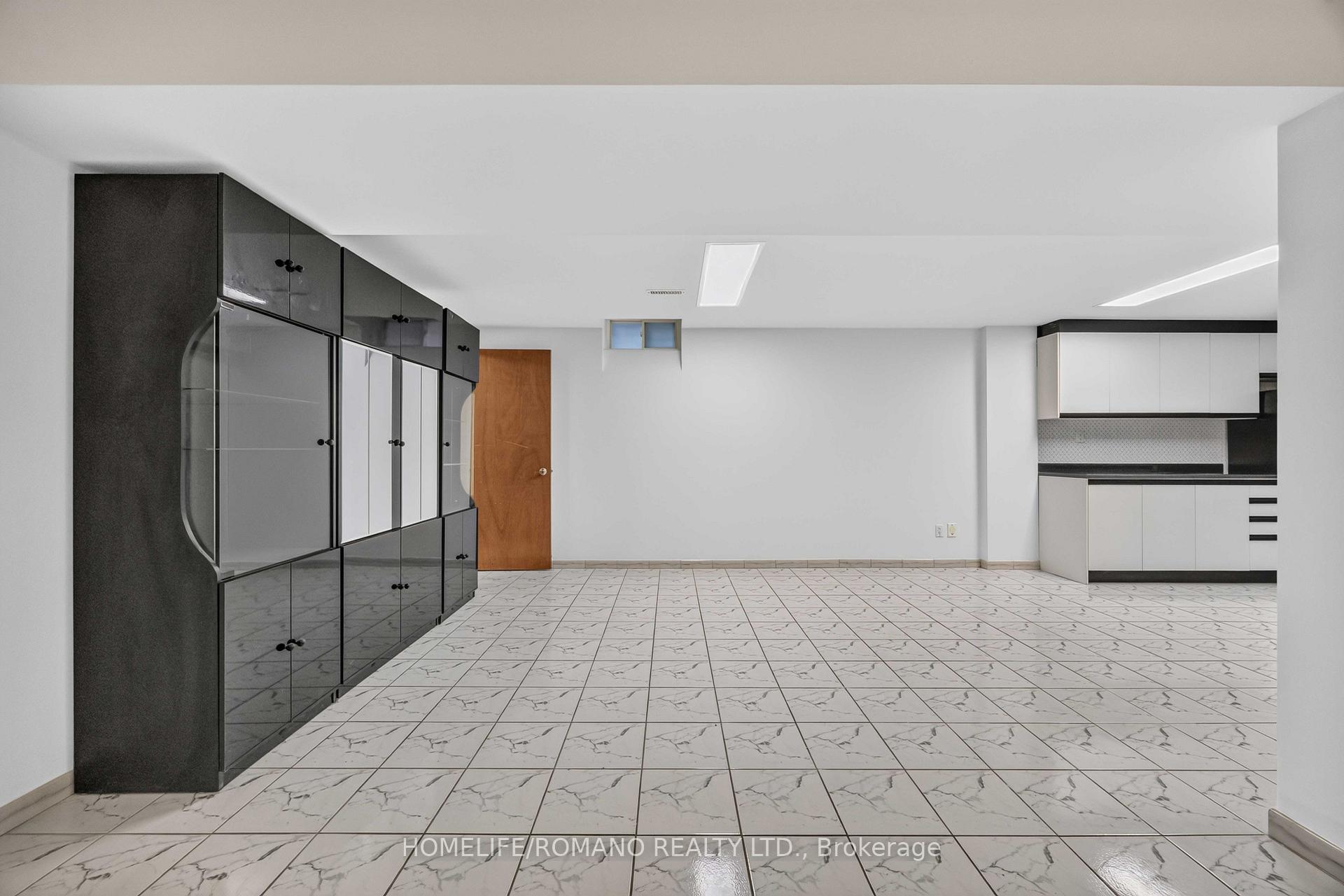 Photo 11 of Unit Bsmt, 61 Gas Light Crescent, Vaughan, East Woodbridge — HOMEH