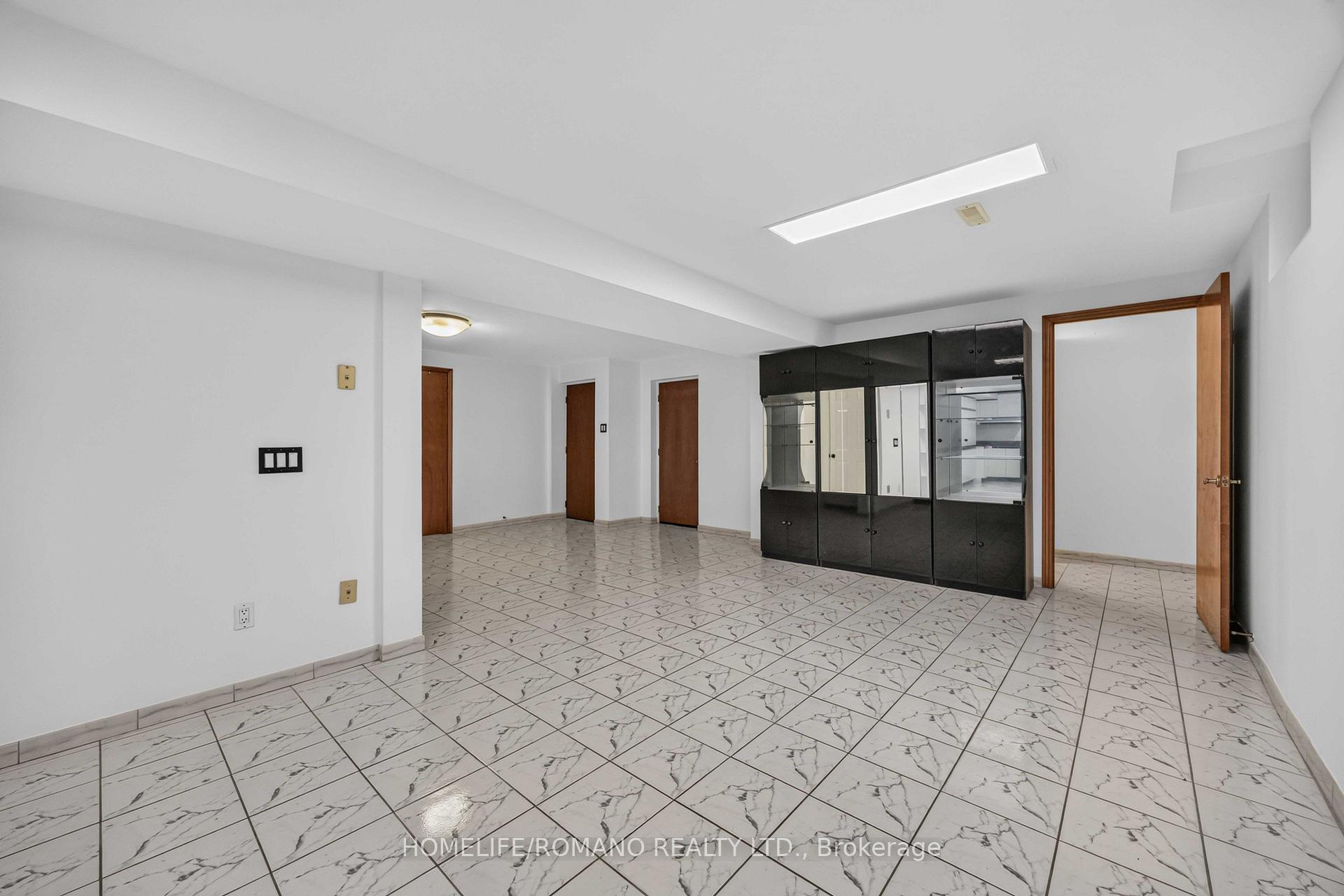 Photo 12 of Unit Bsmt, 61 Gas Light Crescent, Vaughan, East Woodbridge — HOMEH