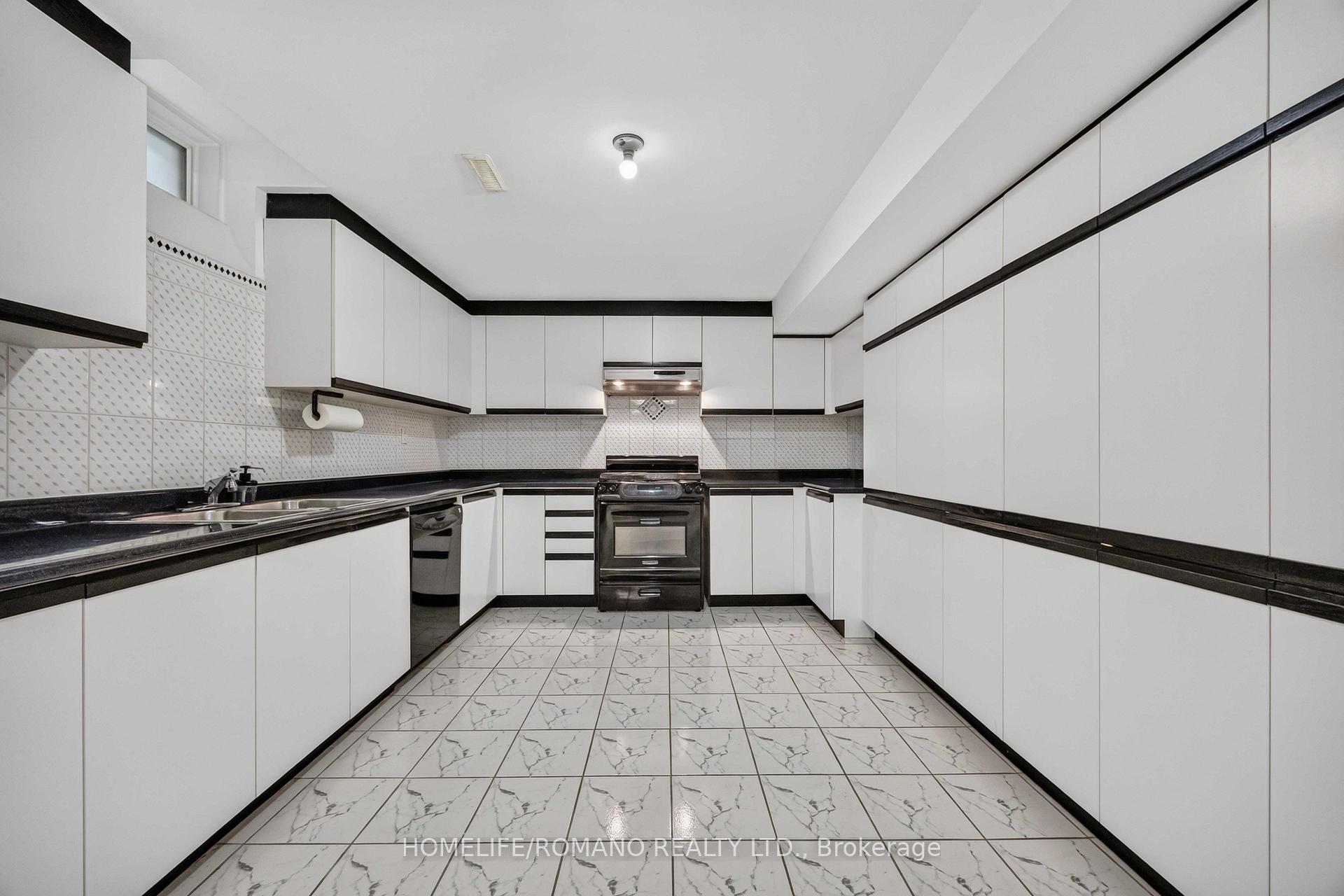 Photo 16 of Unit Bsmt, 61 Gas Light Crescent, Vaughan, East Woodbridge — HOMEH