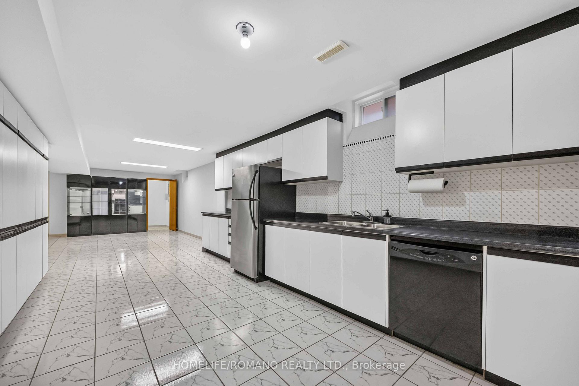 Photo 19 of Unit Bsmt, 61 Gas Light Crescent, Vaughan, East Woodbridge — HOMEH