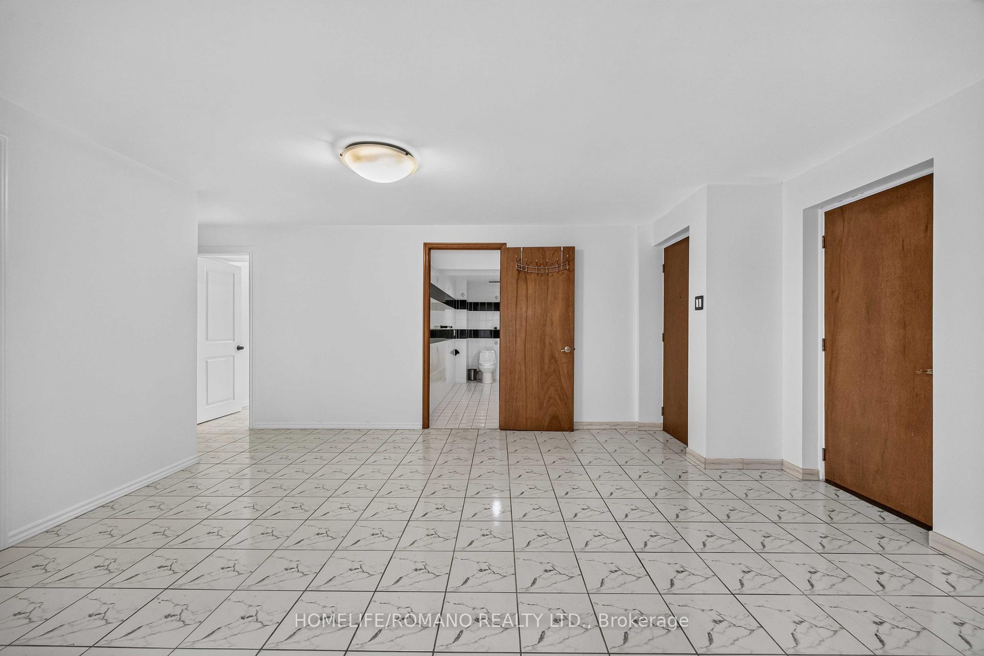 Photo 23 of Unit Bsmt, 61 Gas Light Crescent, Vaughan, East Woodbridge — HOMEH
