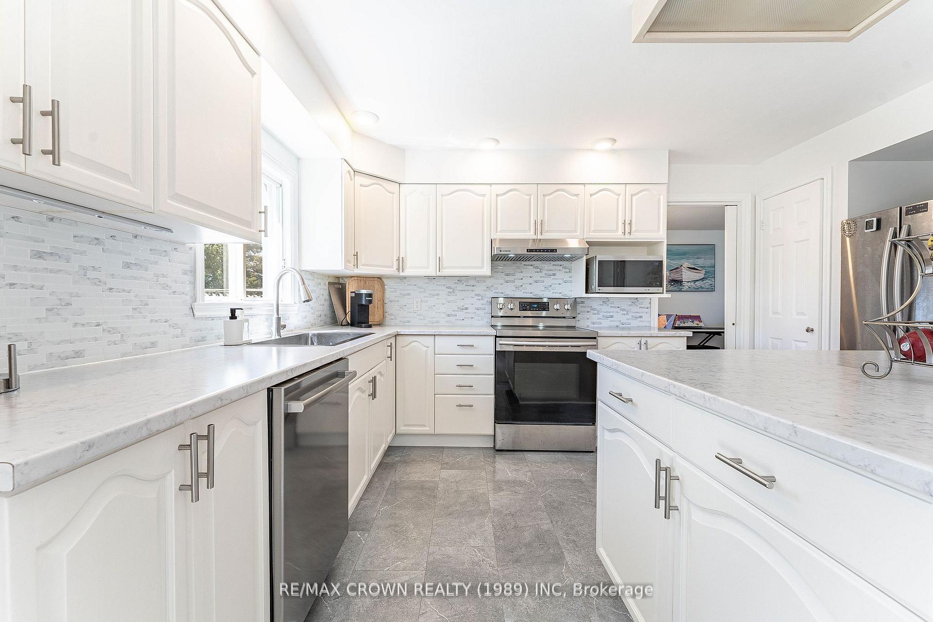 Photo 10 of 53 Sable Crescent, North Bay, Birchaven — HOMEH