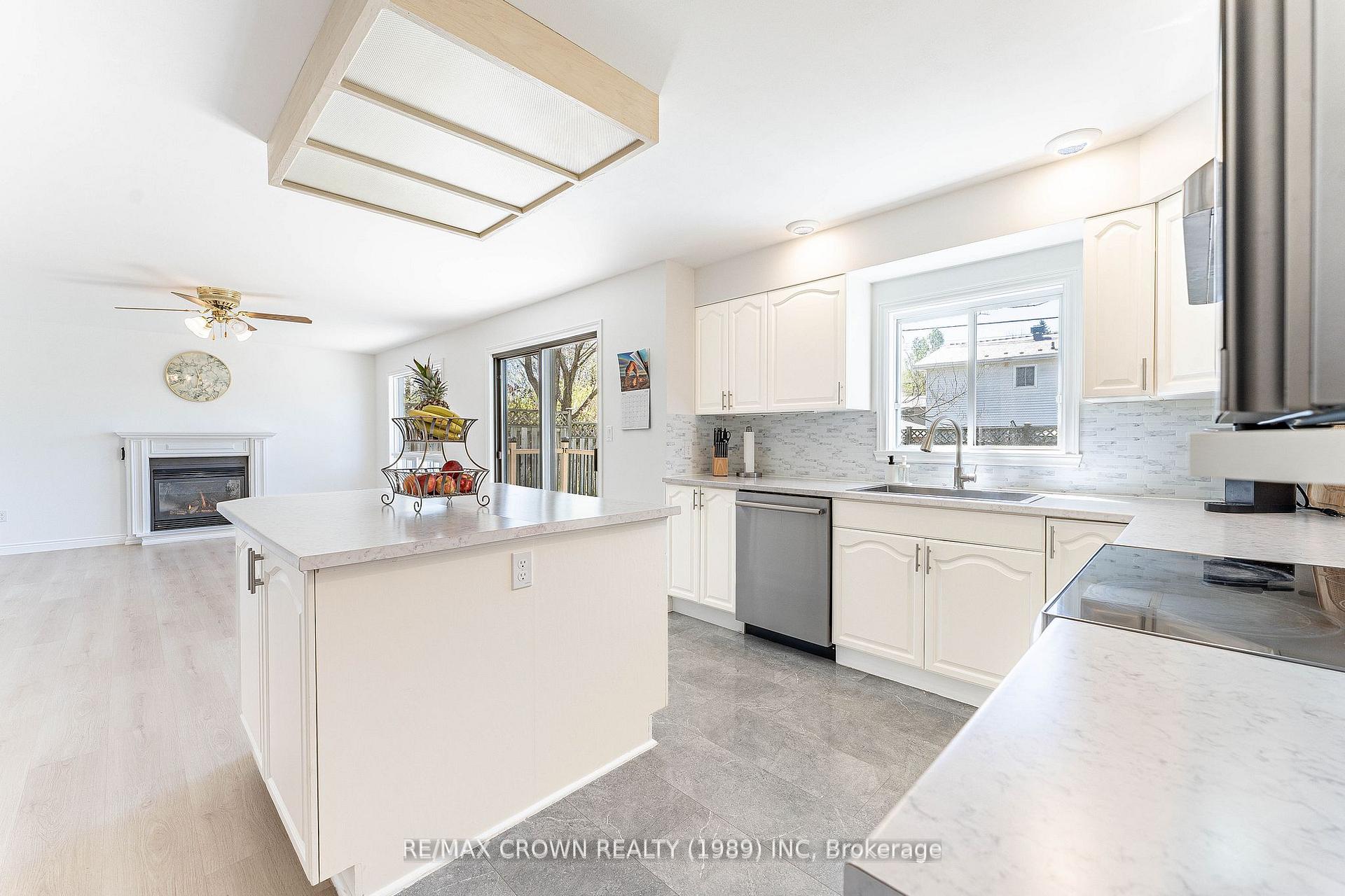 Photo 11 of 53 Sable Crescent, North Bay, Birchaven — HOMEH