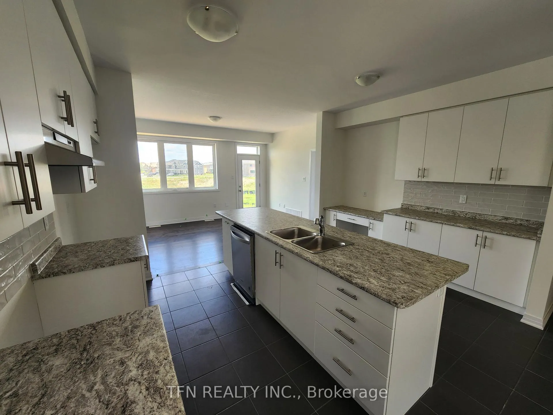 Photo 3 of 142 Holder Drive, Brantford, Empire — HOMEH