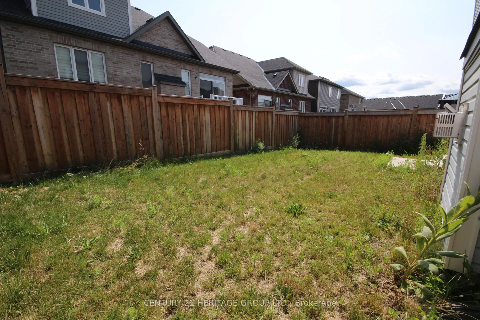 Photo 25 of 83 Kingknoll Crescent, Georgina, Keswick South — HOMEH