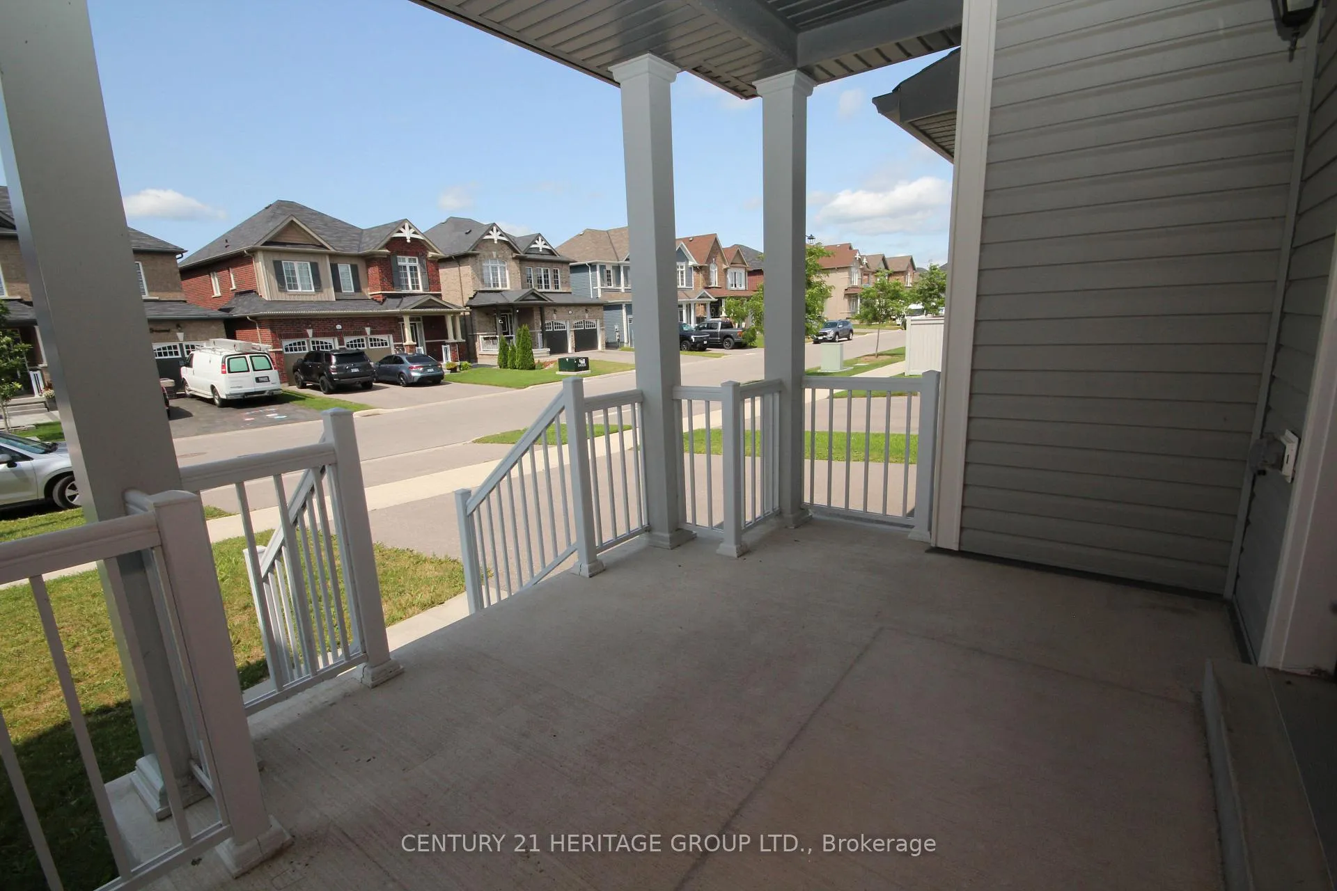 Photo 27 of 83 Kingknoll Crescent, Georgina, Keswick South — HOMEH