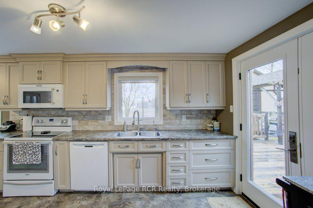 Photo 9 of 7442 Road 164, North Perth, Elma — HOMEH