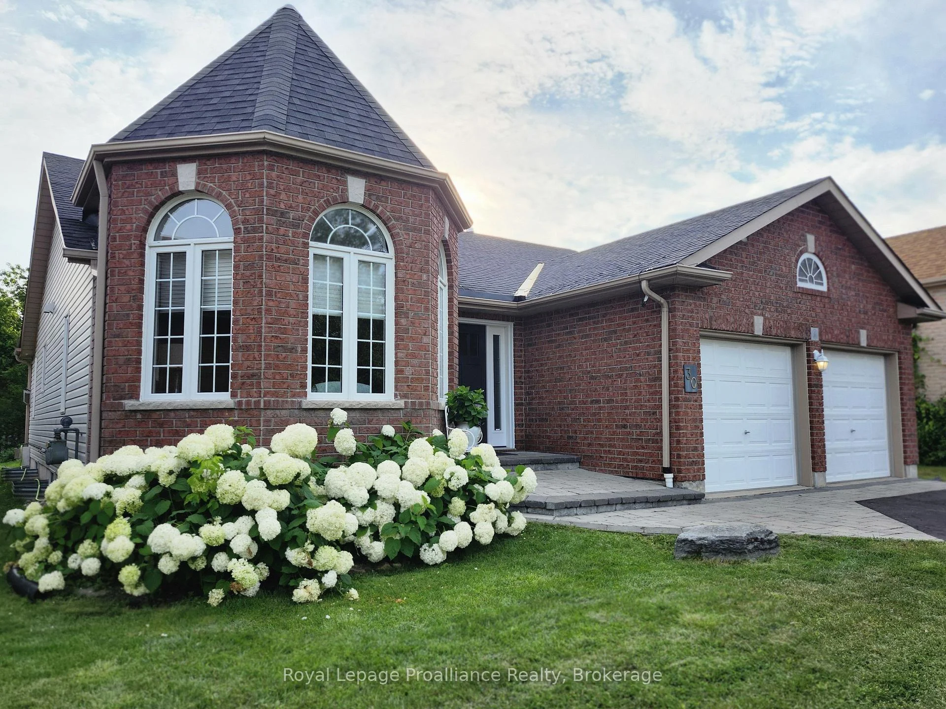 Photo 10 of 30 Heartwood Drive, Belleville, Belleville Ward — HOMEH