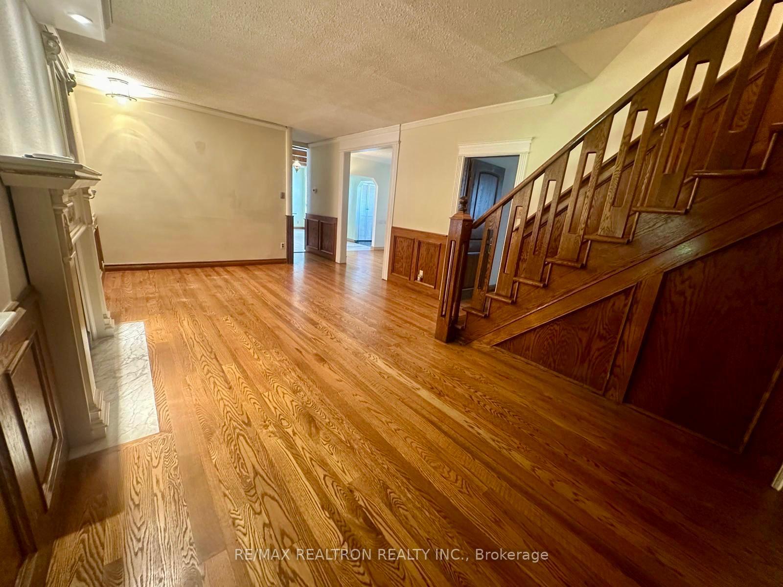 Photo 9 of 2430 King Road, King, King City — HOMEH