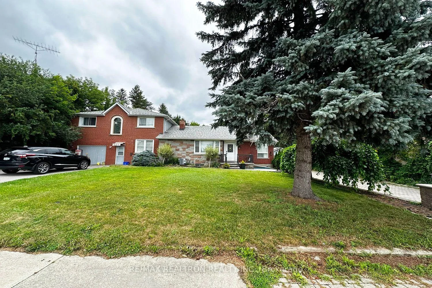 Photo 1 of 2430 King Road, King, King City — HOMEH