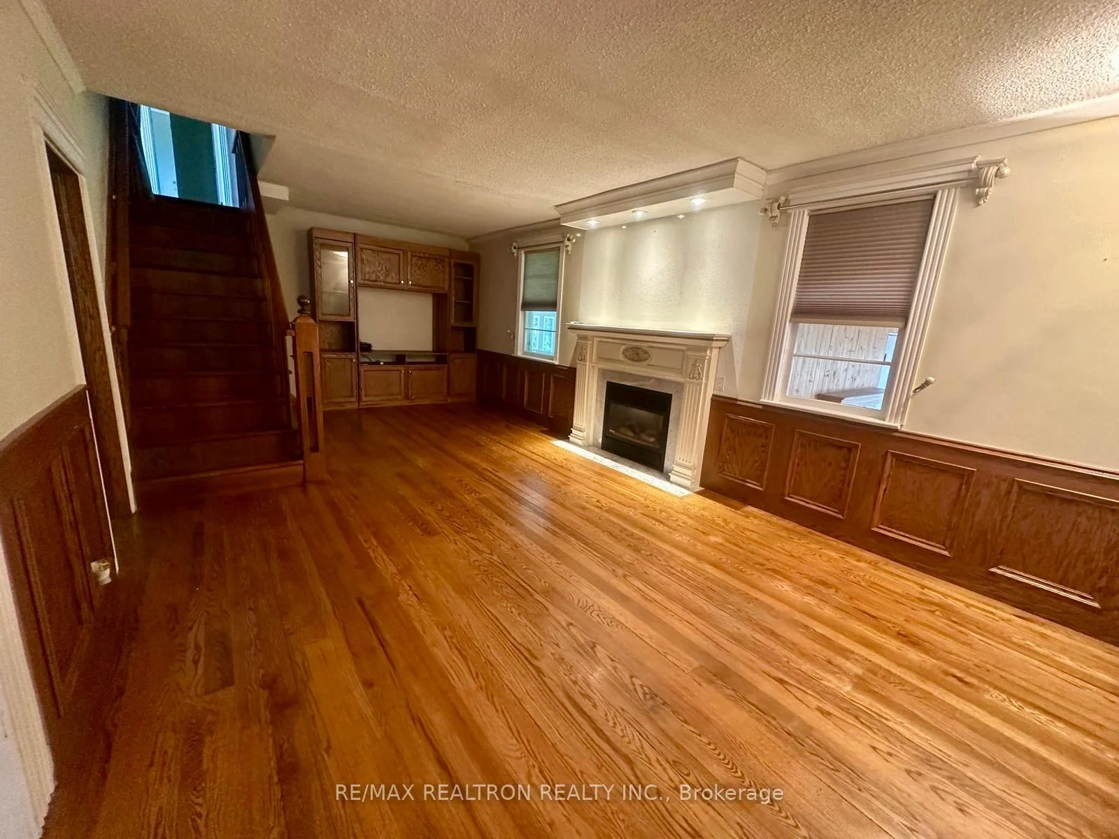 Photo 8 of 2430 King Road, King, King City — HOMEH