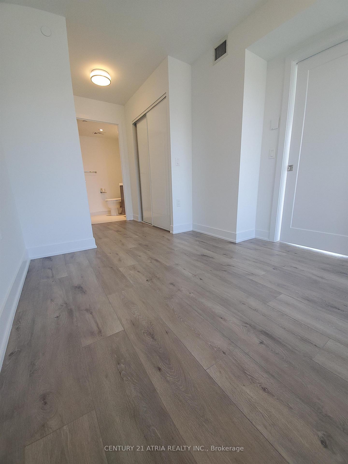 Photo 4 of Unit 1808, 575 Bloor Street E, Toronto, North St. James Town — HOMEH