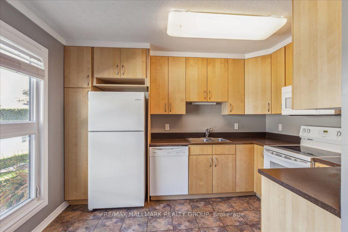 Photo 3 of 3 Carmichael Court, Ottawa, Kanata - Beaverbrook — HOMEH