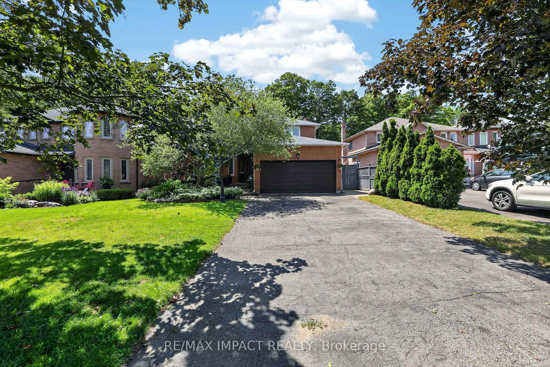Photo 2 of 2358 Wildwood Crescent, Pickering, Brock Ridge — HOMEH