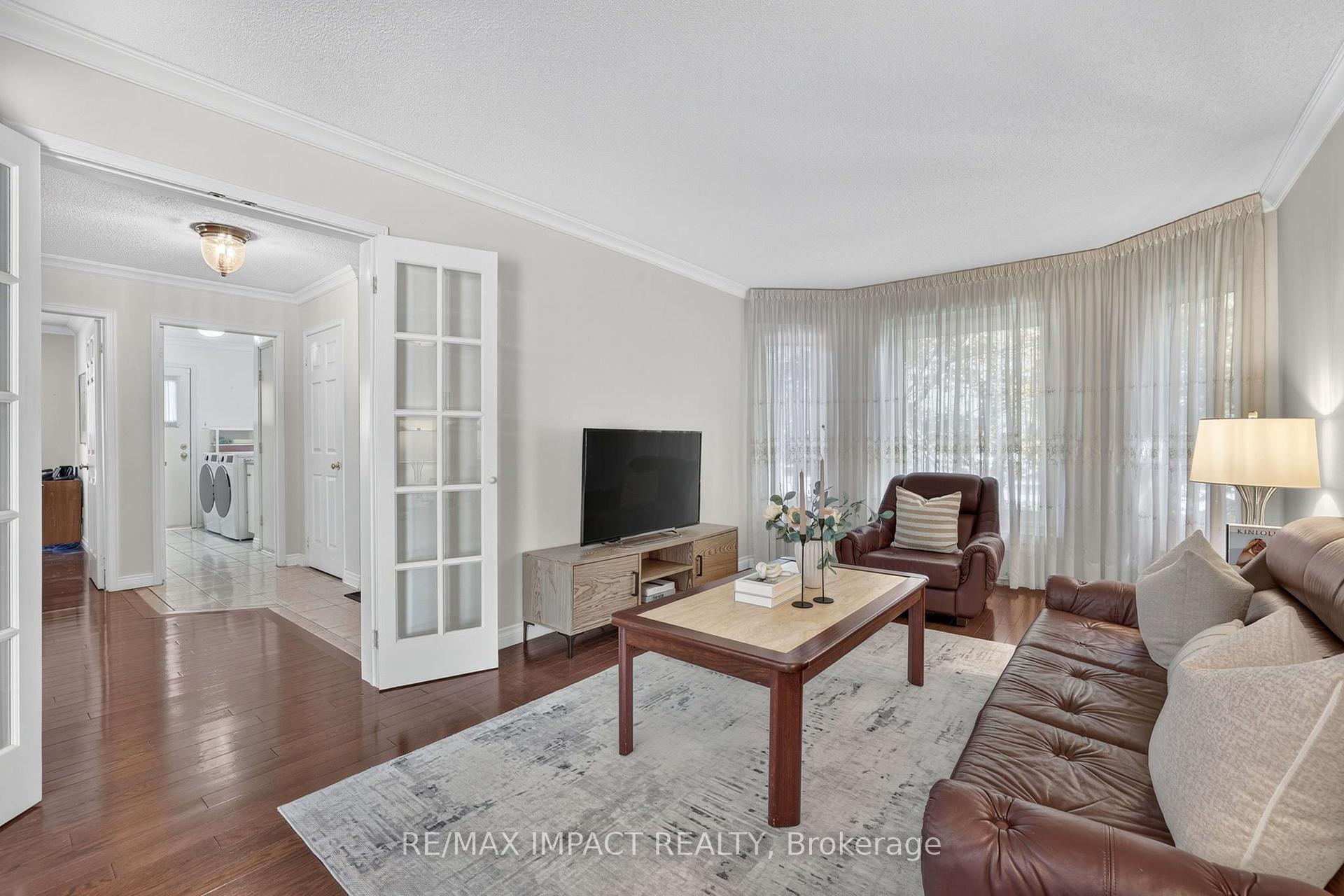 Photo 8 of 2358 Wildwood Crescent, Pickering, Brock Ridge — HOMEH