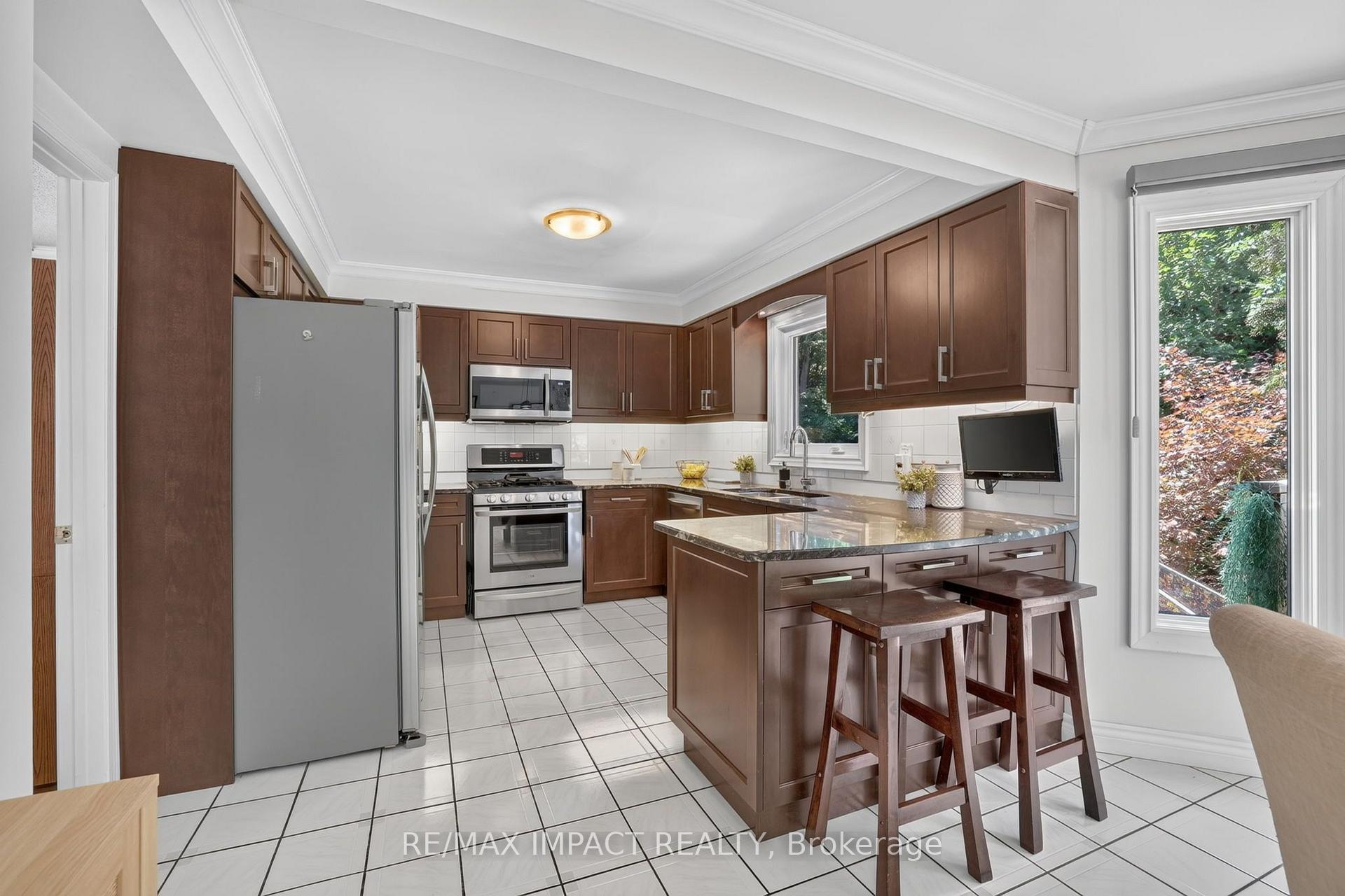 Photo 14 of 2358 Wildwood Crescent, Pickering, Brock Ridge — HOMEH