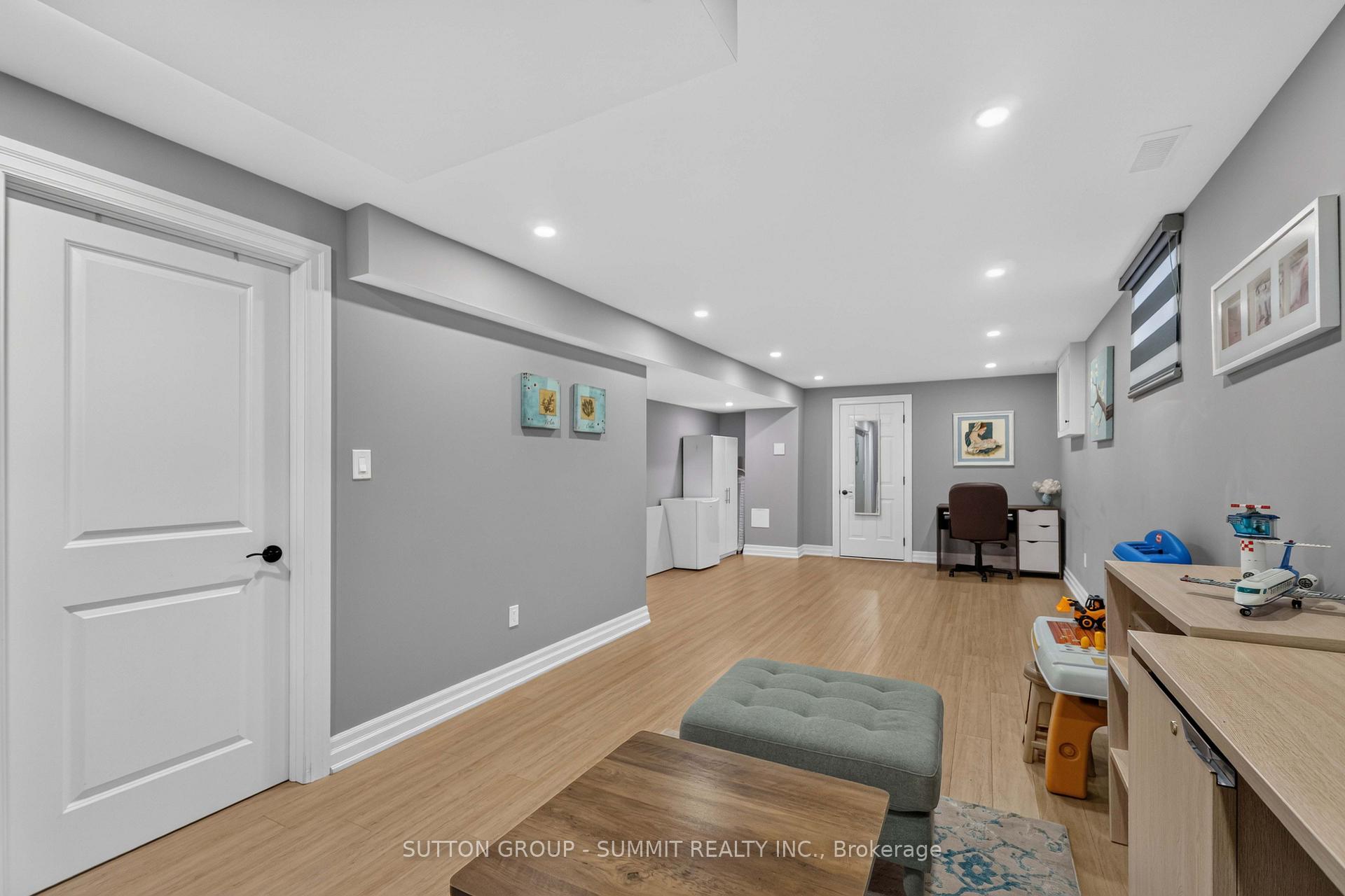 Photo 24 of 53 Greening Avenue, Hamilton, Stoney Creek — HOMEH