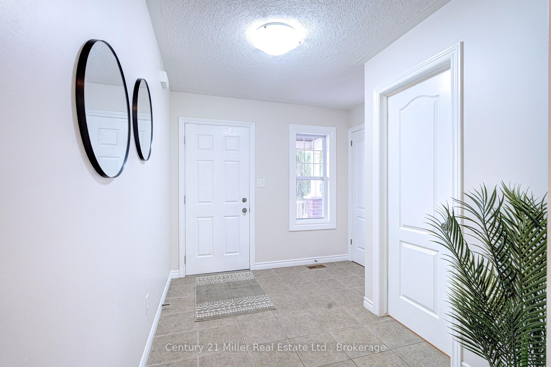 Photo 4 of 282 Carrington Drive, Guelph, Kortright West — HOMEH