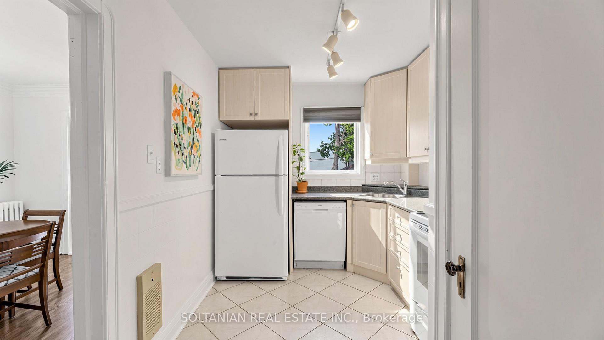 Photo 10 of 39 Fairside Avenue, Toronto, Danforth Village-East York — HOMEH