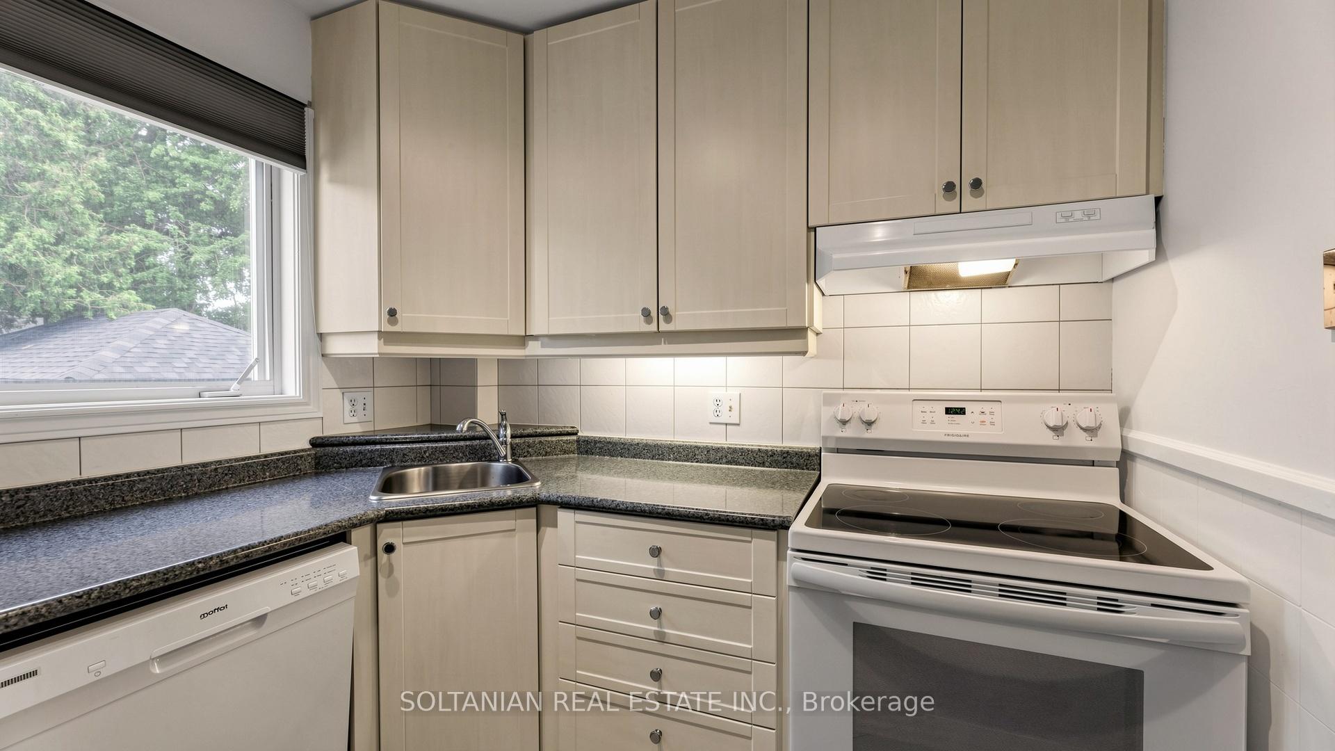 Photo 14 of 39 Fairside Avenue, Toronto, Danforth Village-East York — HOMEH