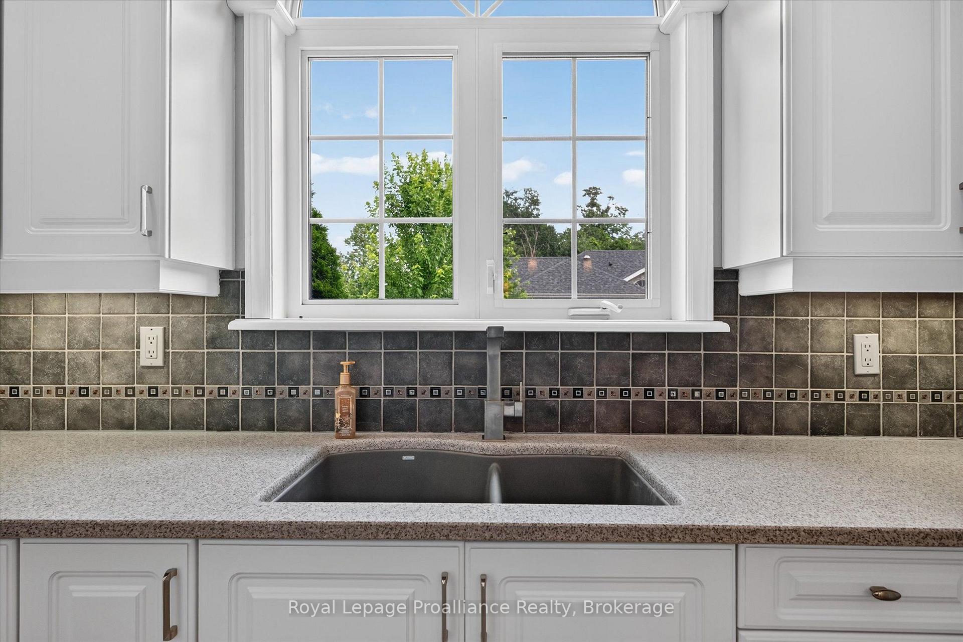Photo 9 of Unit 507, 1742 Ravenwood Drive, Peterborough, Monaghan Ward 2 — HOMEH