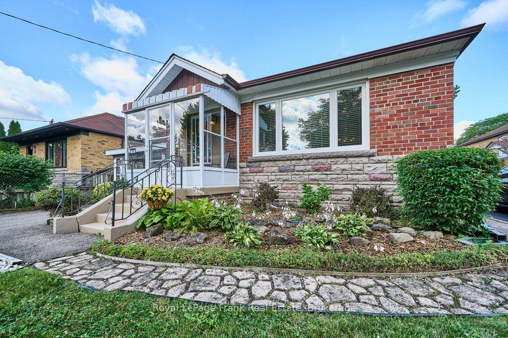 Photo 2 of 55 Leahann Drive, Scarborough, Dorset Park — HOMEH