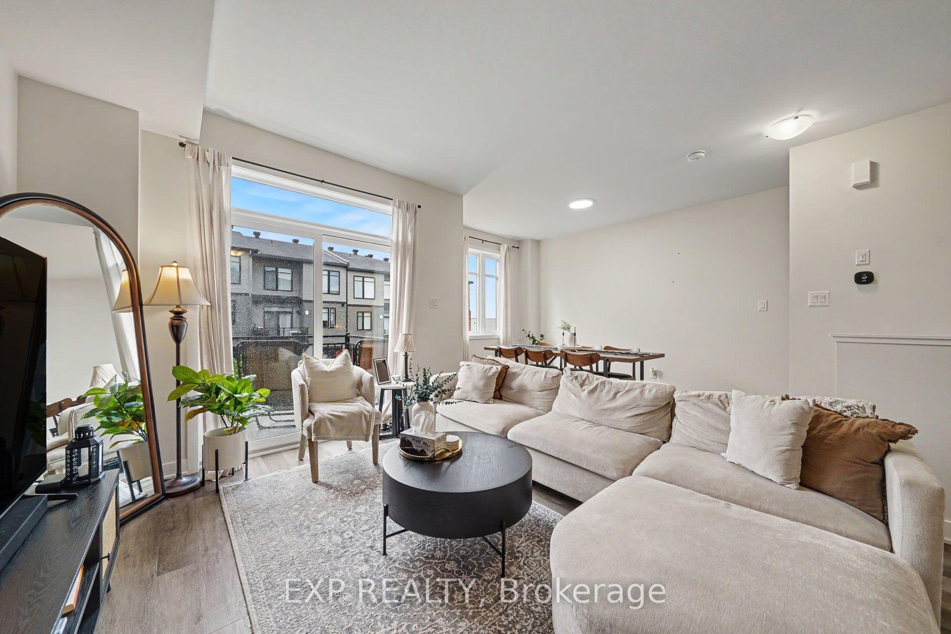 Photo 6 of 212 Tussock Private, Ottawa, Blossom Park/Kemp Park/Findlay Creek — HOMEH