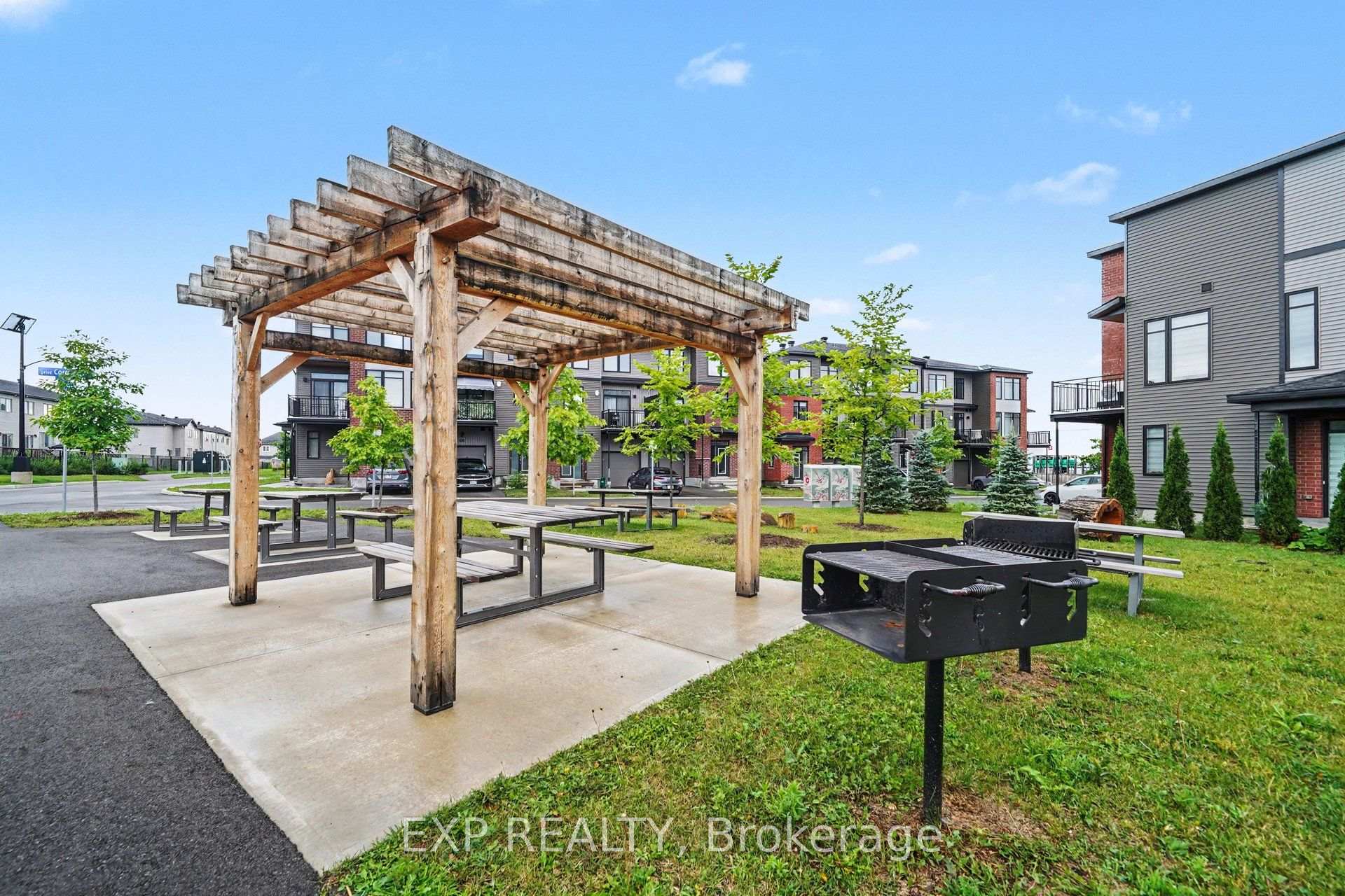 Photo 19 of 212 Tussock Private, Ottawa, Blossom Park/Kemp Park/Findlay Creek — HOMEH