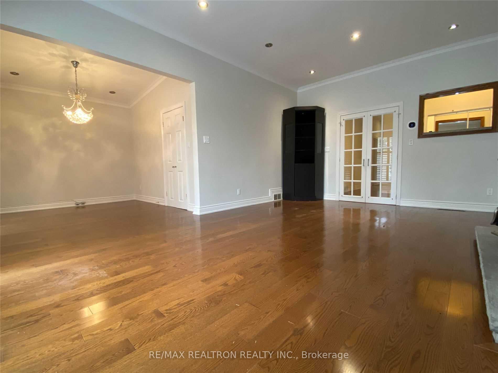 Photo 2 of 38 Bayberry Crescent, North York, Bayview Village — HOMEH