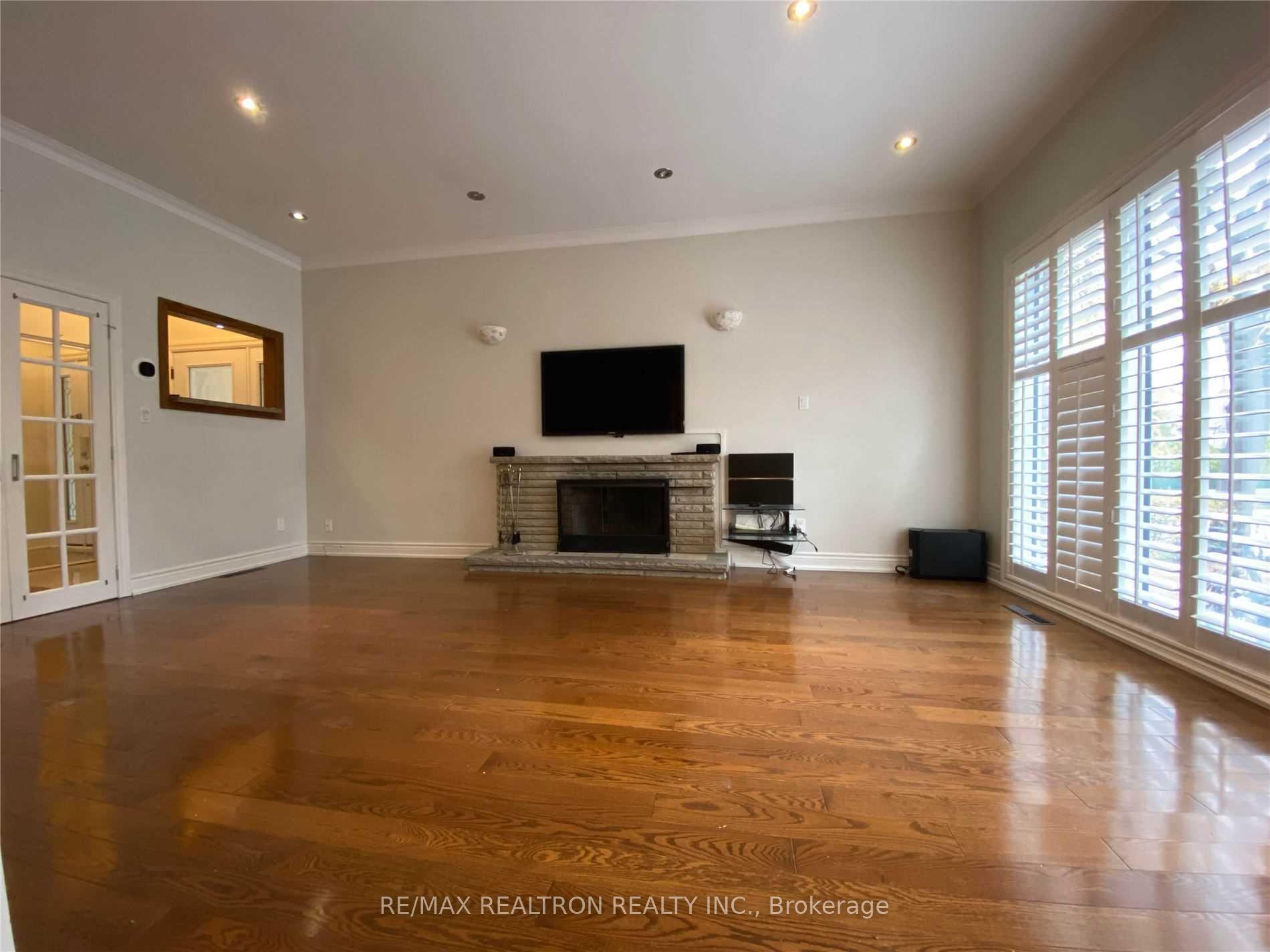 Photo 5 of 38 Bayberry Crescent, North York, Bayview Village — HOMEH