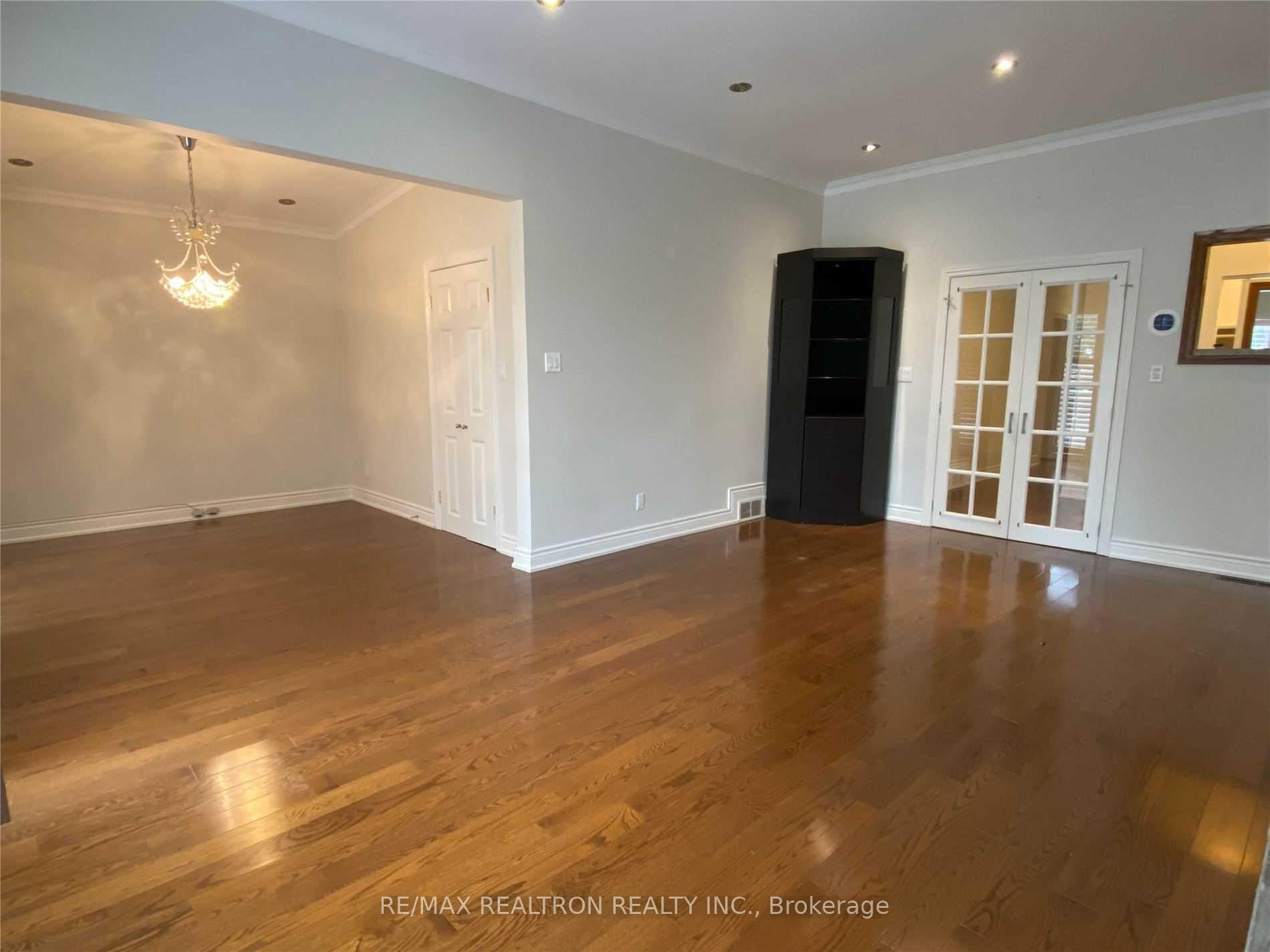 Photo 7 of 38 Bayberry Crescent, North York, Bayview Village — HOMEH