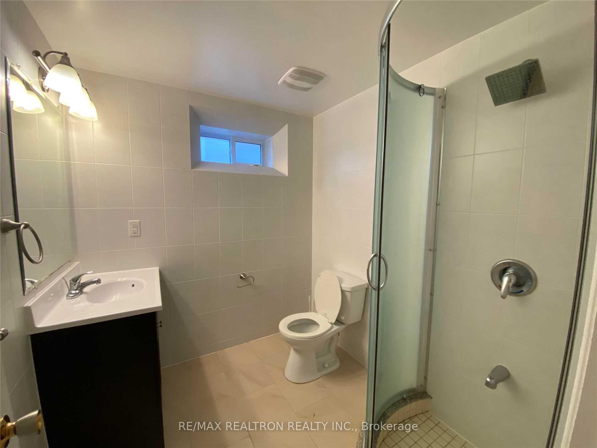Photo 23 of 38 Bayberry Crescent, North York, Bayview Village — HOMEH