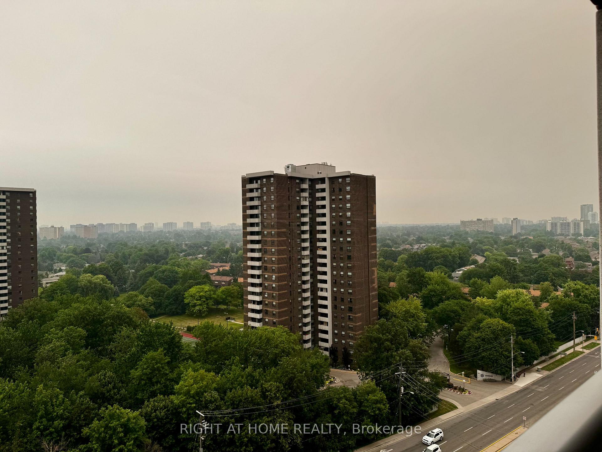 Photo 9 of Unit 1507, 2015 Sheppard Avenue E, North York, Henry Farm — HOMEH