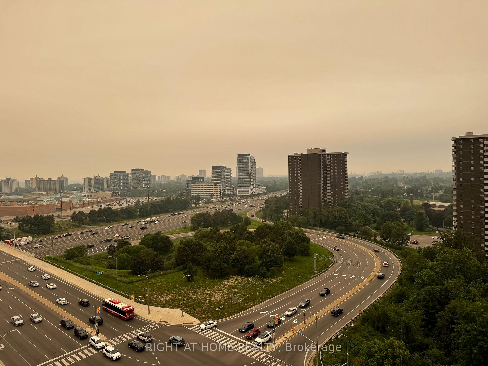 Photo 10 of Unit 1507, 2015 Sheppard Avenue E, North York, Henry Farm — HOMEH