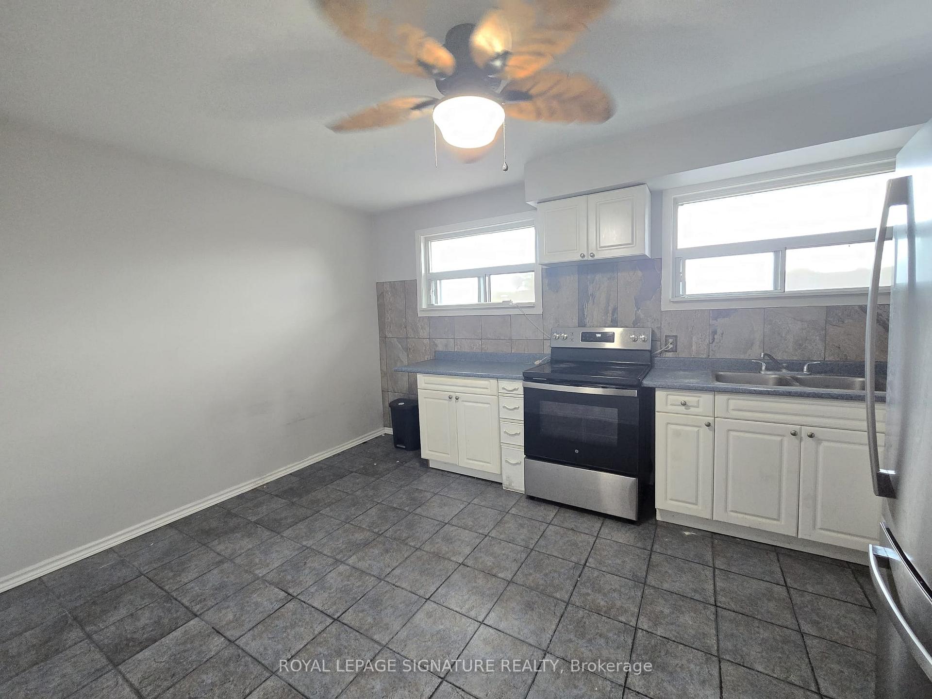 Photo 3 of Unit 3, 9 Park Avenue, Brantford, Eagle Place — HOMEH