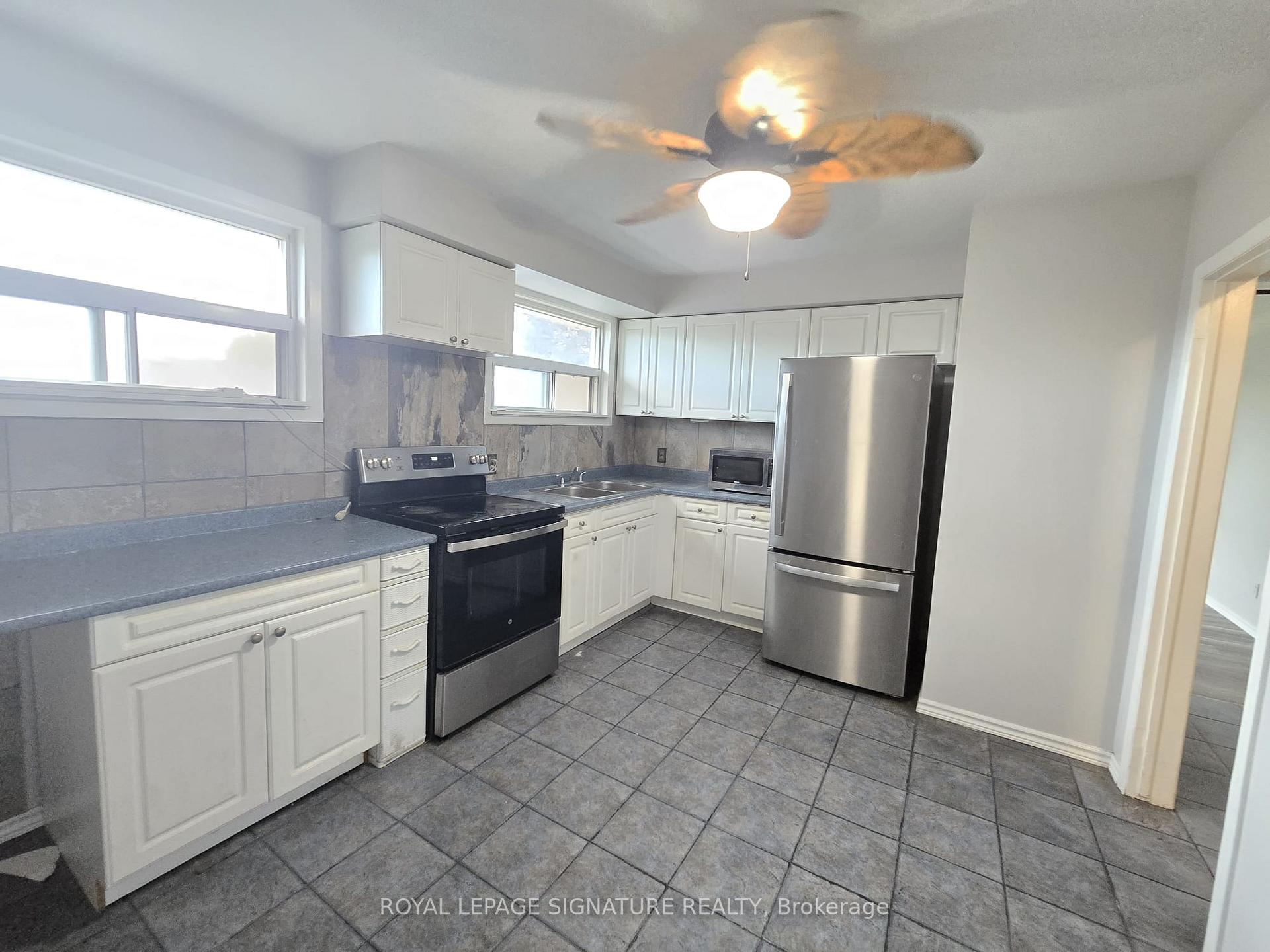 Photo 4 of Unit 3, 9 Park Avenue, Brantford, Eagle Place — HOMEH