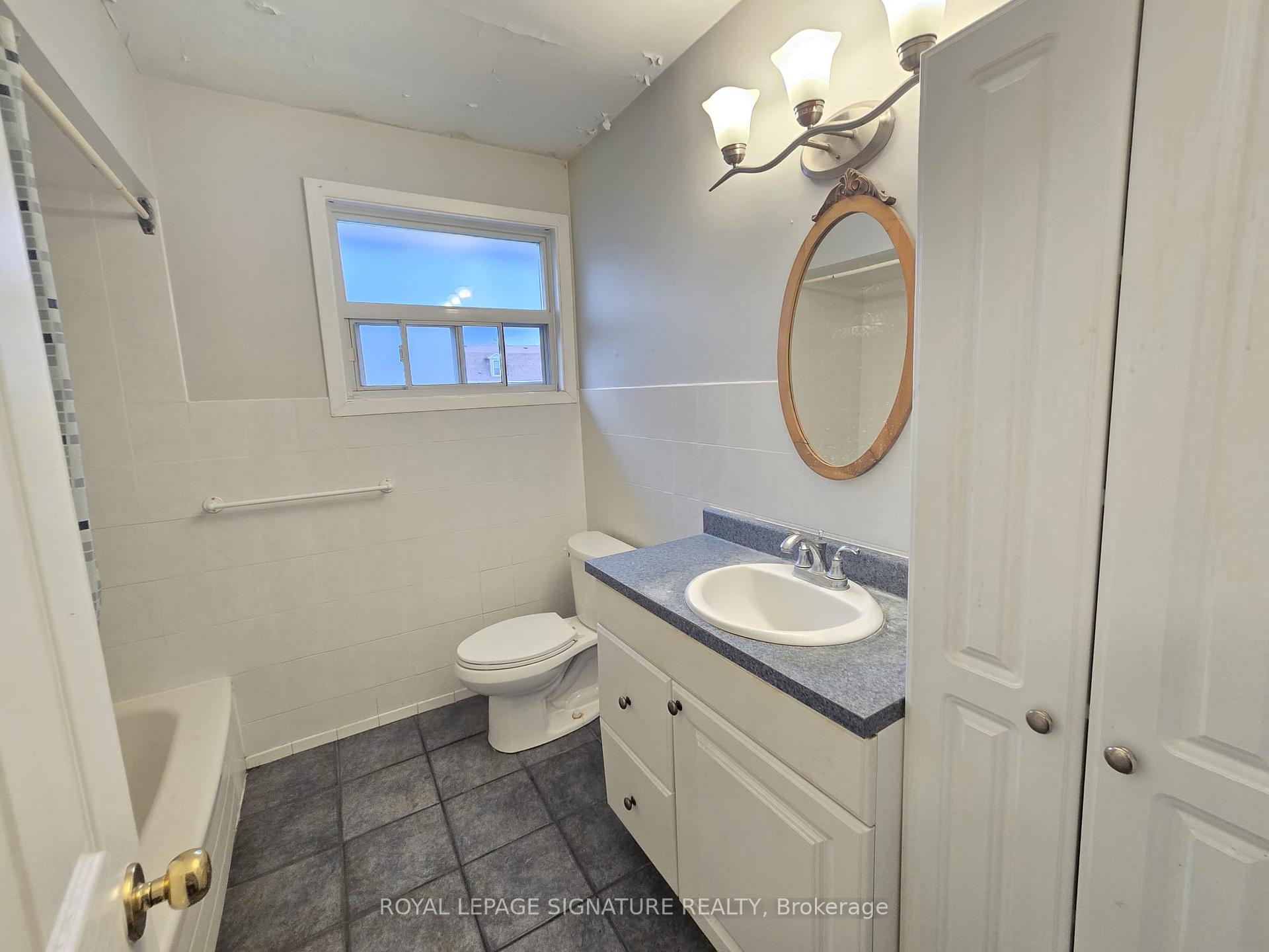 Photo 9 of Unit 3, 9 Park Avenue, Brantford, Eagle Place — HOMEH