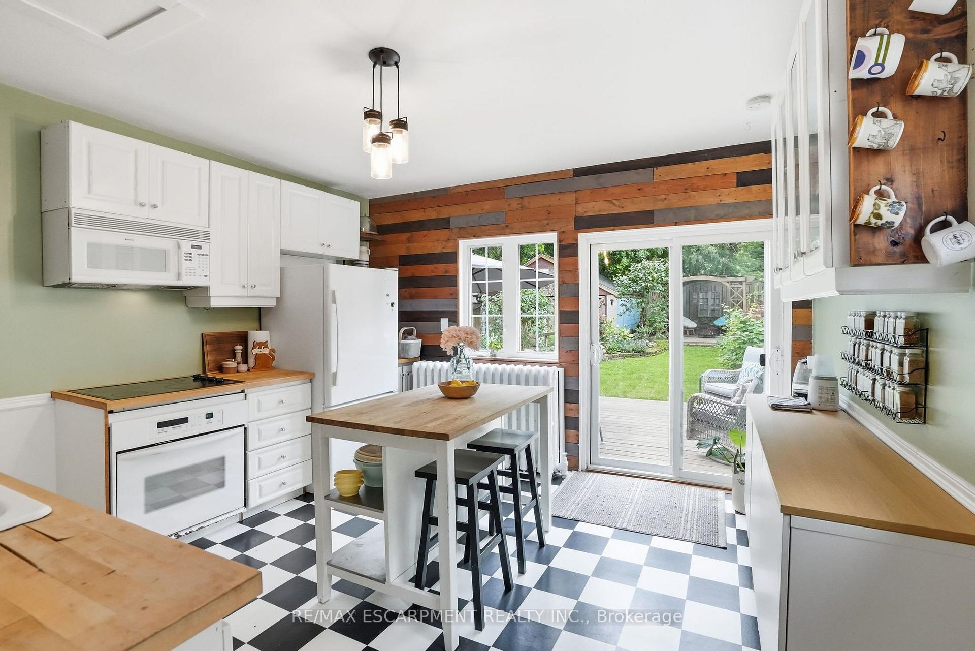 Photo 17 of 62 Alanson Street, Hamilton, Stinson — HOMEH