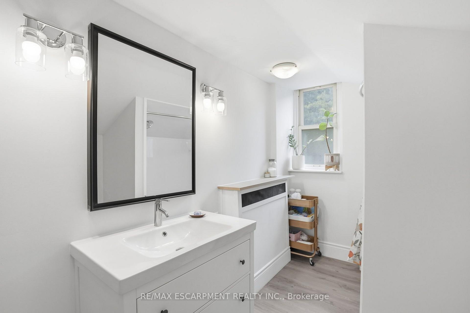 Photo 28 of 62 Alanson Street, Hamilton, Stinson — HOMEH