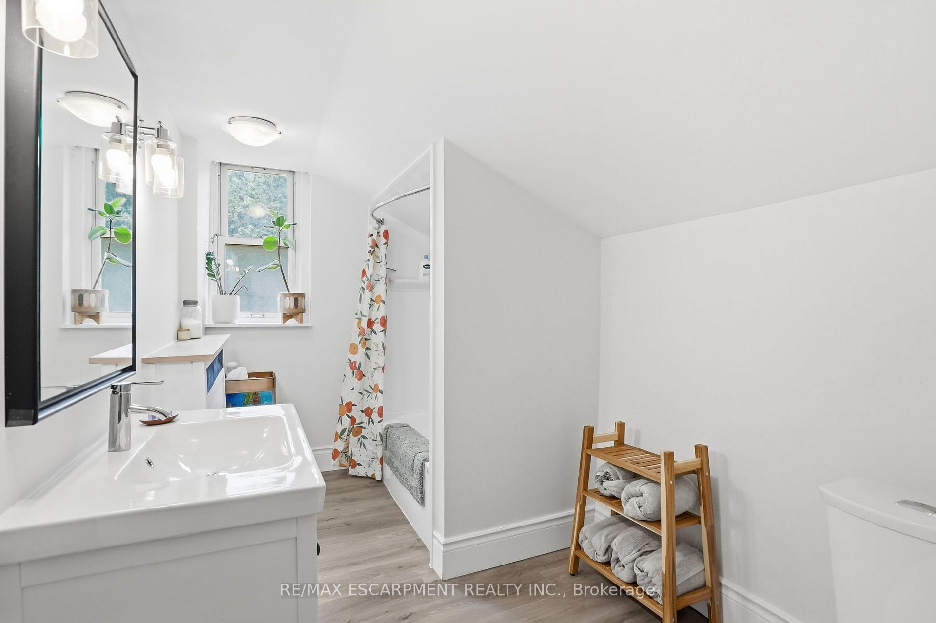Photo 29 of 62 Alanson Street, Hamilton, Stinson — HOMEH