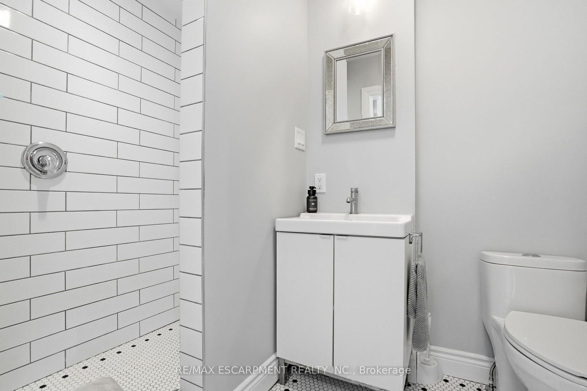 Photo 34 of 62 Alanson Street, Hamilton, Stinson — HOMEH