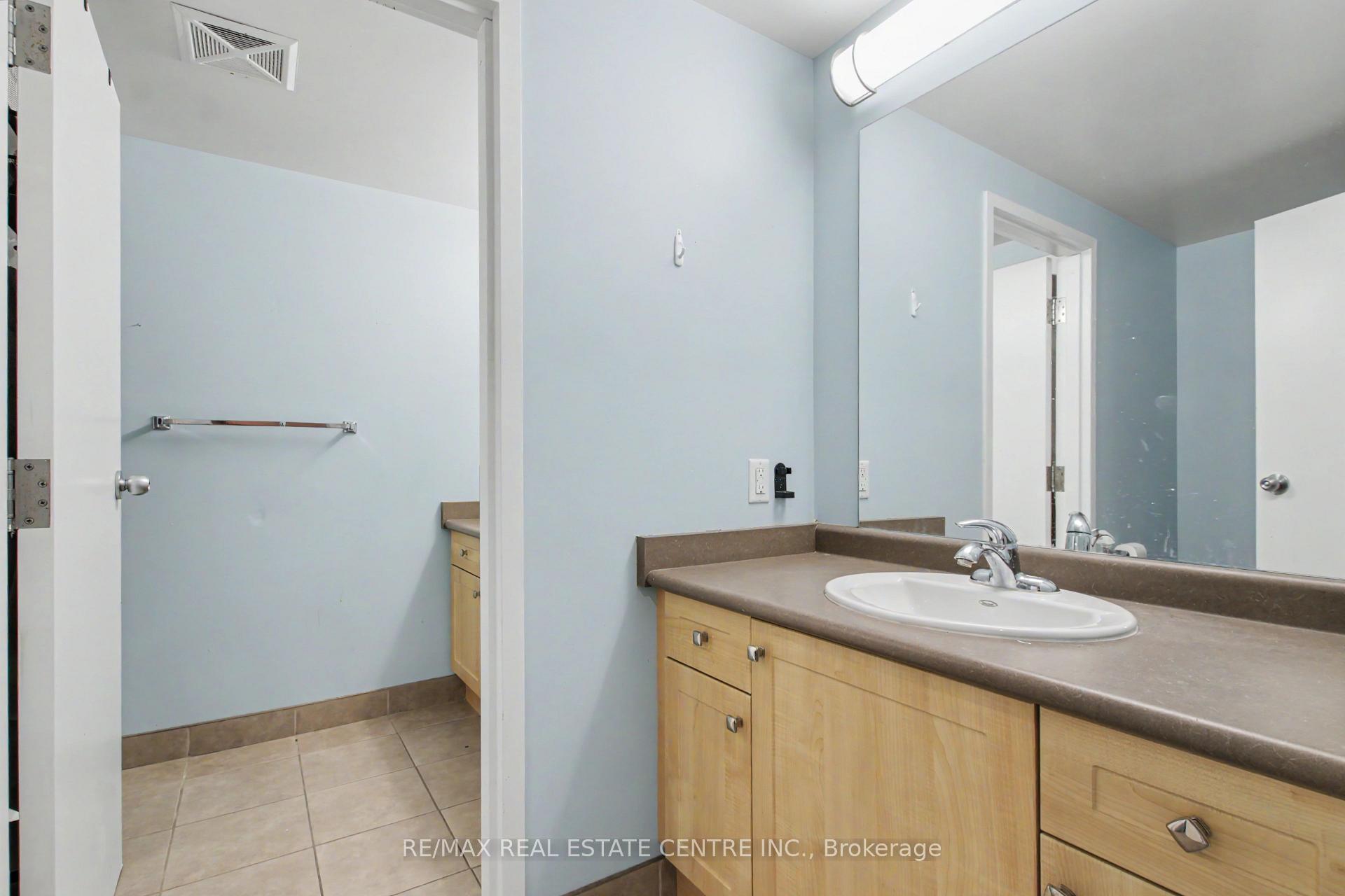 Photo 7 of 96 University Avenue W, Waterloo, Beechwood/University — HOMEH