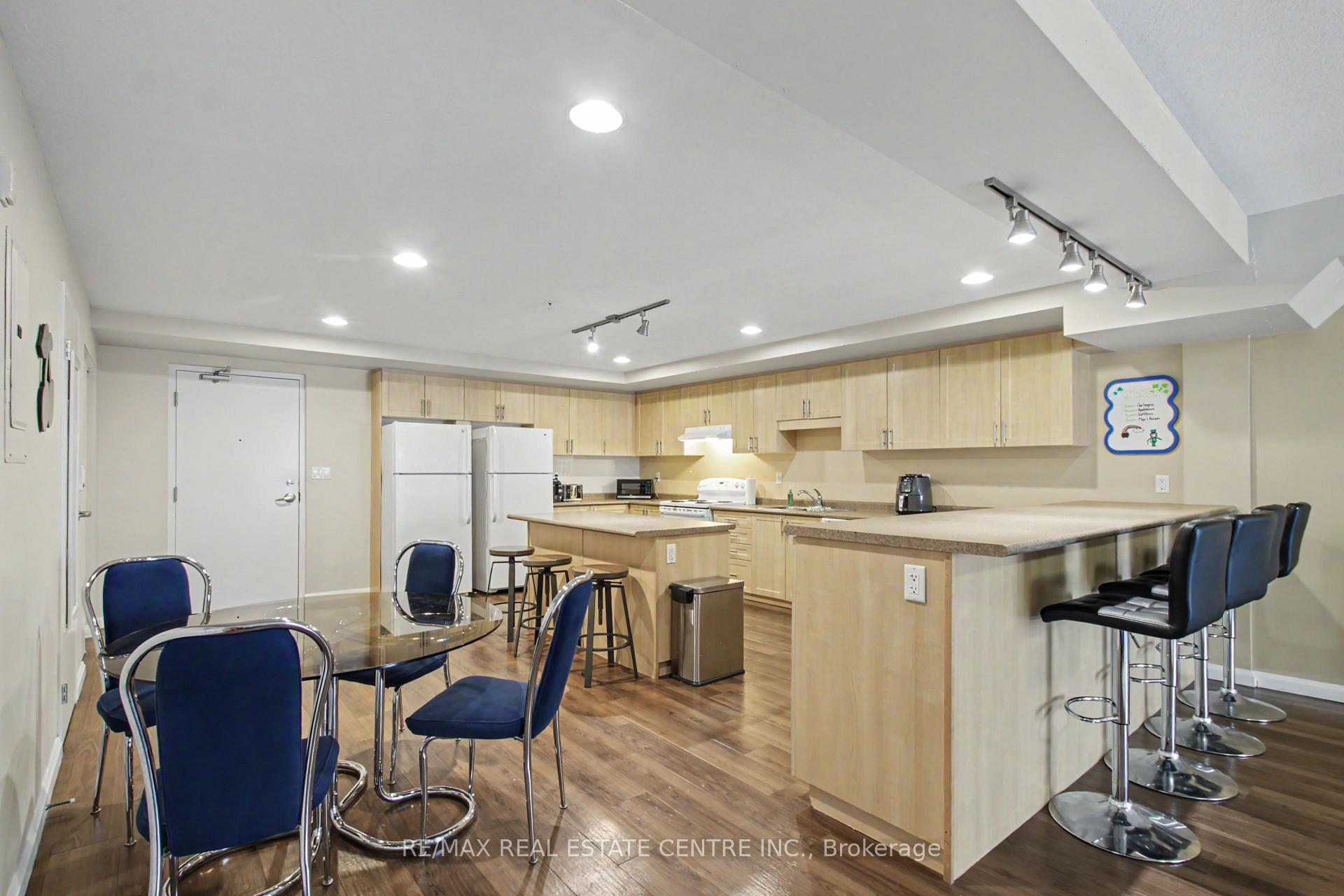 Photo 11 of 96 University Avenue W, Waterloo, Beechwood/University — HOMEH