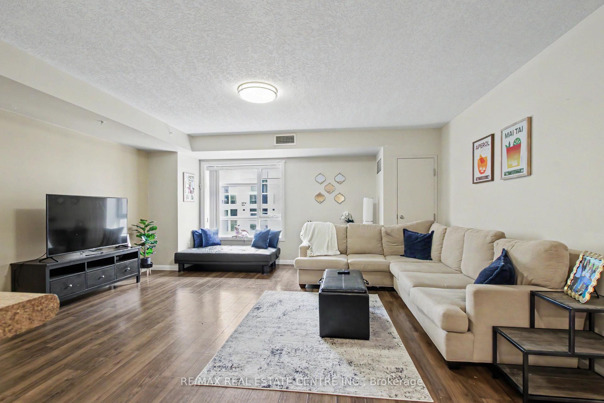 Photo 12 of 96 University Avenue W, Waterloo, Beechwood/University — HOMEH